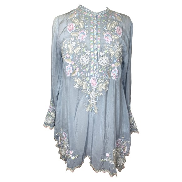 Johnny Was Women Embroidered Floral Mayan Tunic in Fog Small Scalloped Hem - Picture 2 of 16